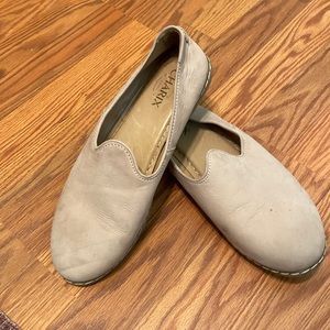 Charix Shoes- Safari (light tan)